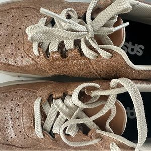 SAS High Street X Sunstone Size 9 tennis shoe